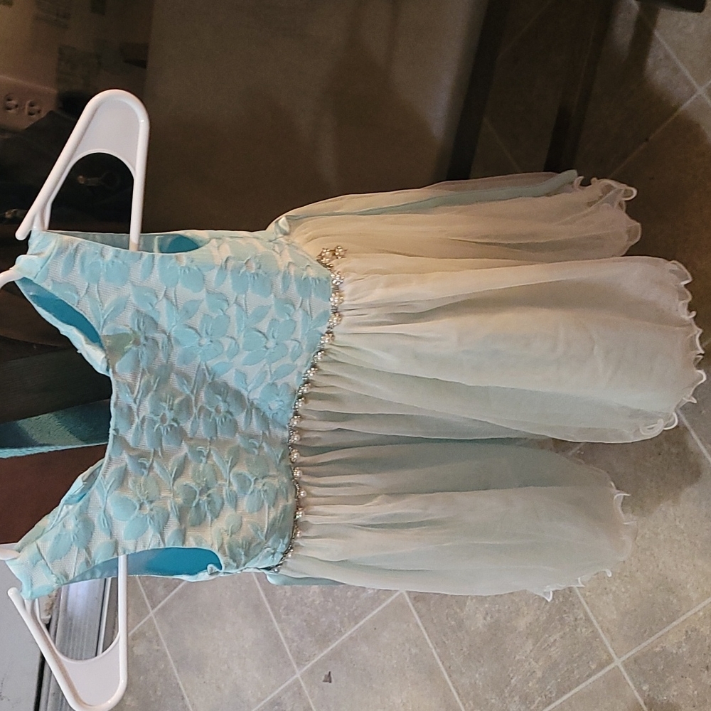 Girls dress size 6